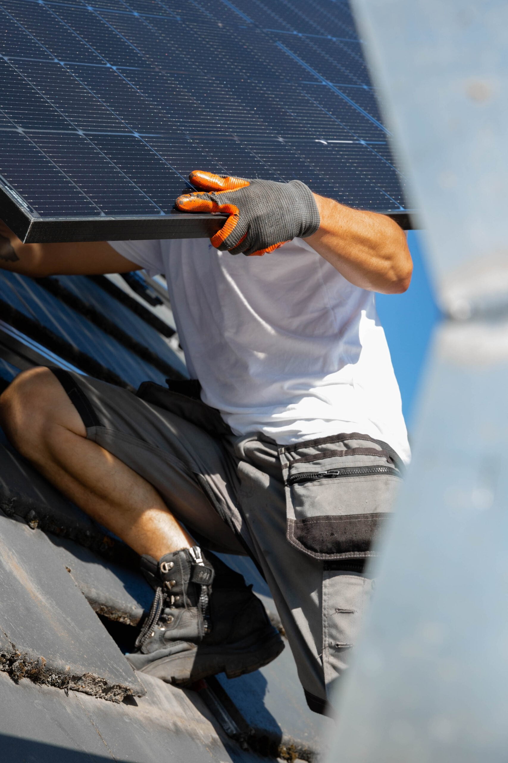 thuisbatterij zonnepanelen met accu batterij voor zonnepaneel wat kost een kosten subsidie inclusief installatie installateur 3 fase fasen